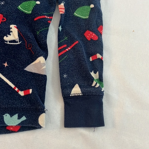 Hatley 2 Piece Pajamas 2T - Picture 4 of 8